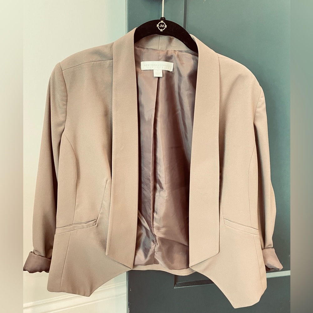 NY&Co size small blazer. Short style and barely worn.